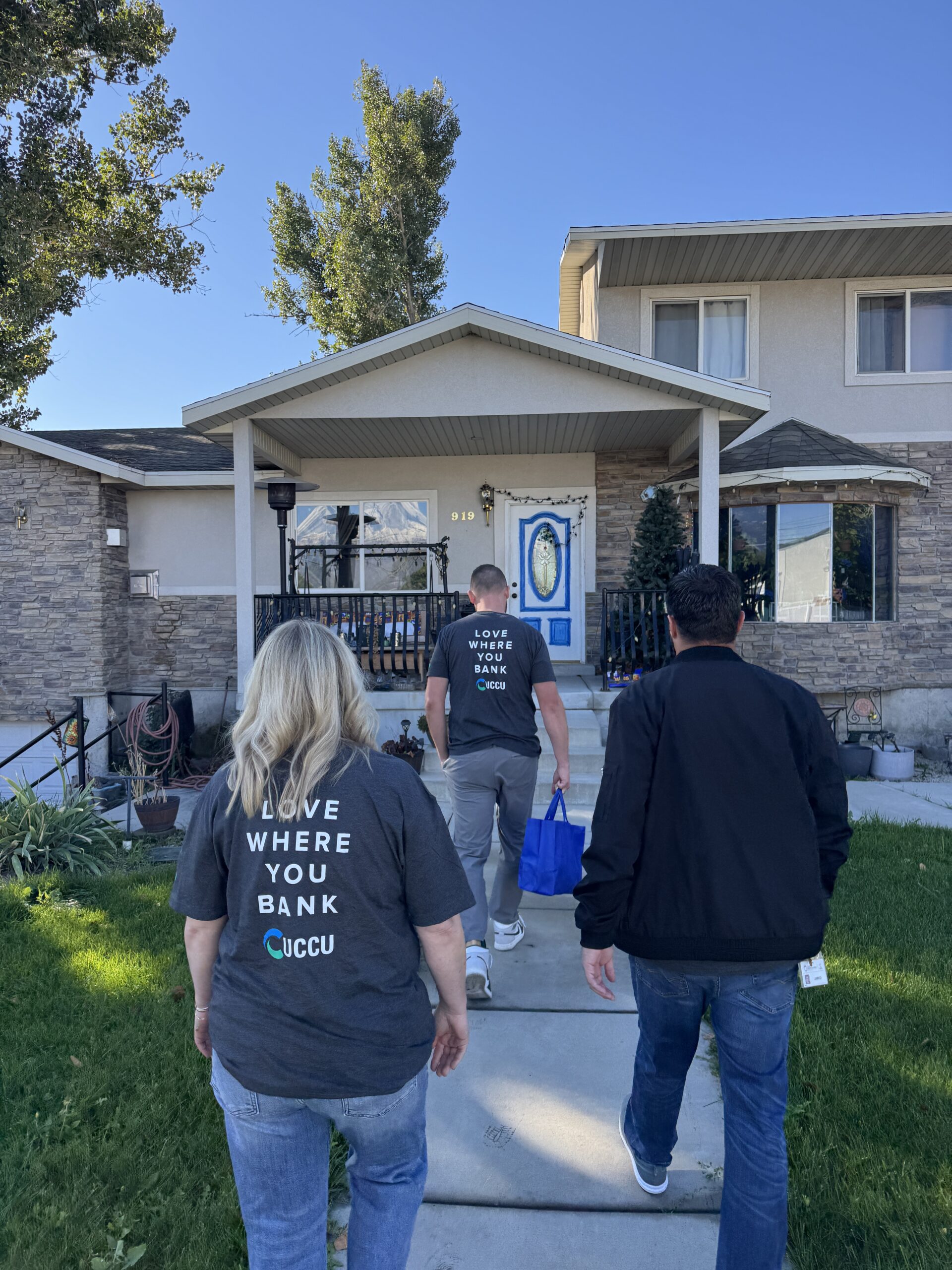 UCCU volunteers delivering Meals on Wheels